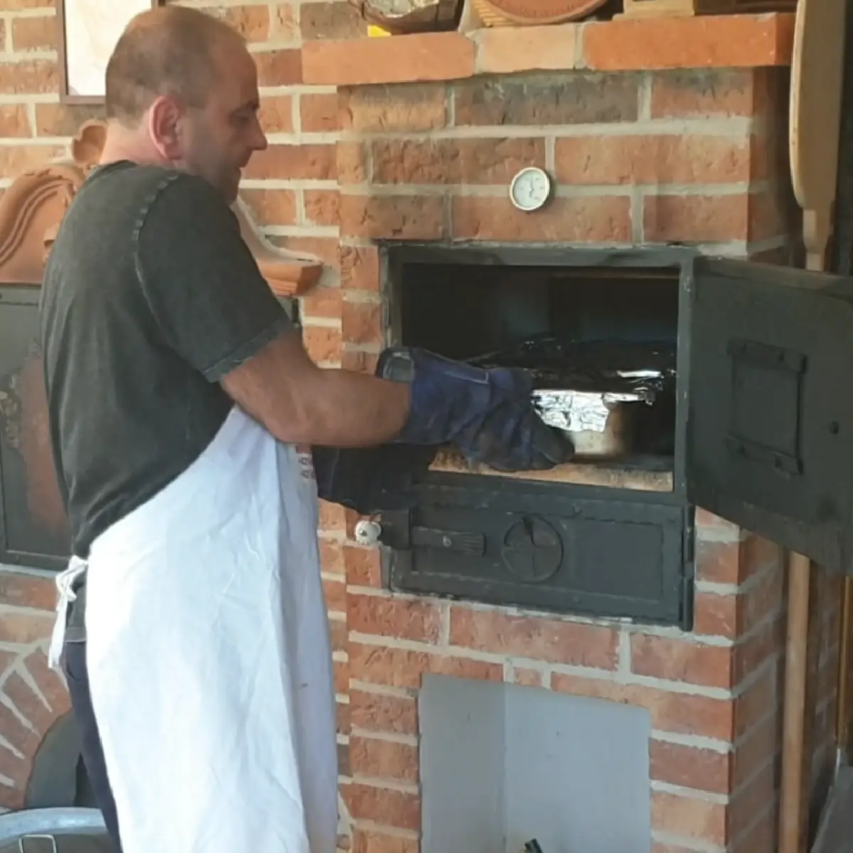 Mobile wood-fired oven after years of use showing long service life with correct heat and moisture management