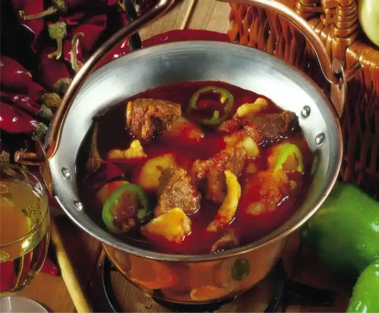 Kotlíková bravčová gulášová polievka