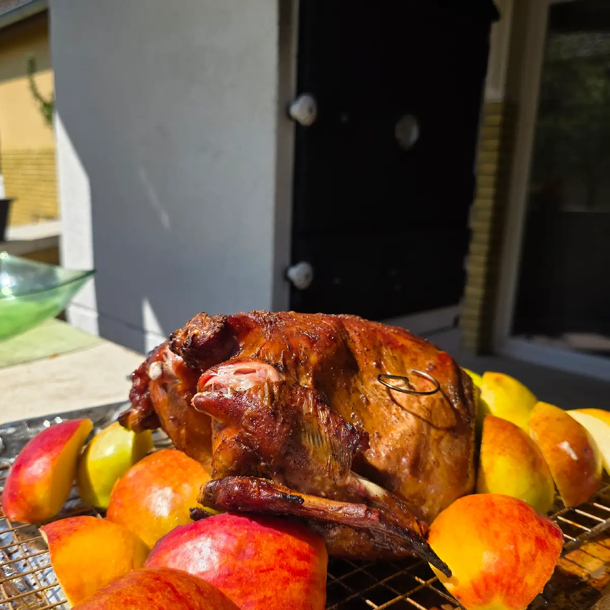A mobile heat-storage wood-fired oven gives a different cooking experience while still providing stable retained heat